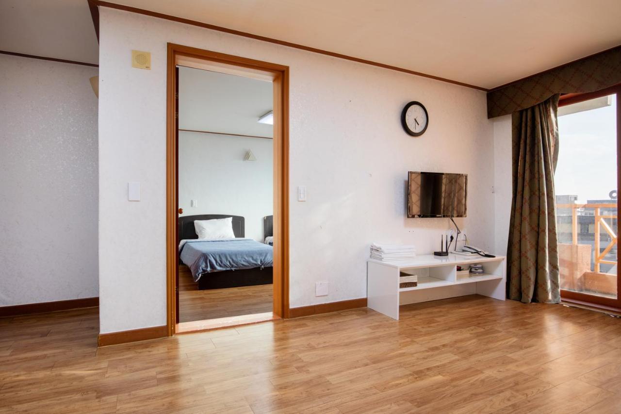 Jeju Tovice Condo Family Eksteriør bilde