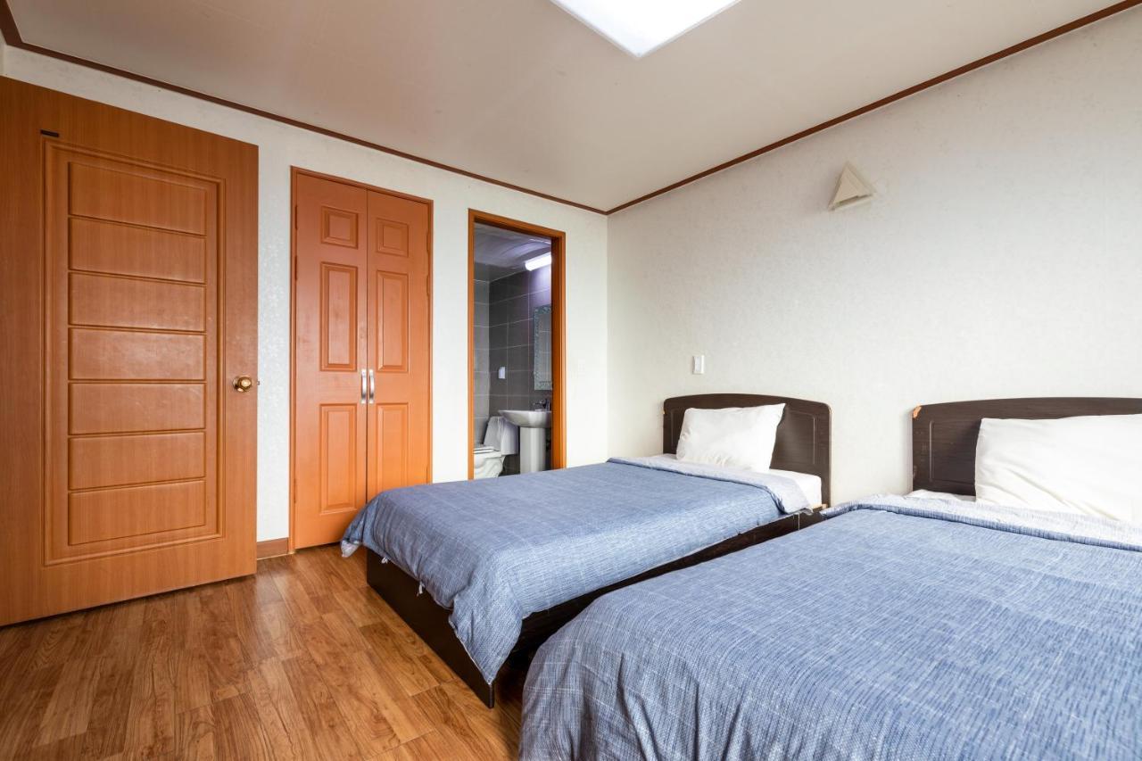 Jeju Tovice Condo Family Eksteriør bilde